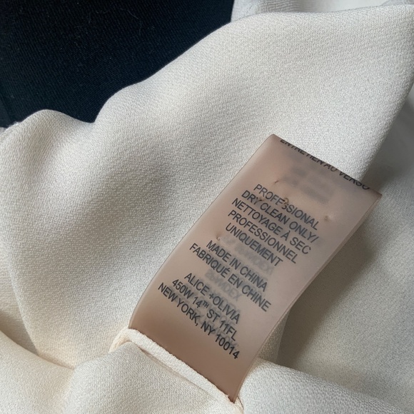 Alice + Olivia Cream Silk Blouse with Black Bow - Picture 7 of 8